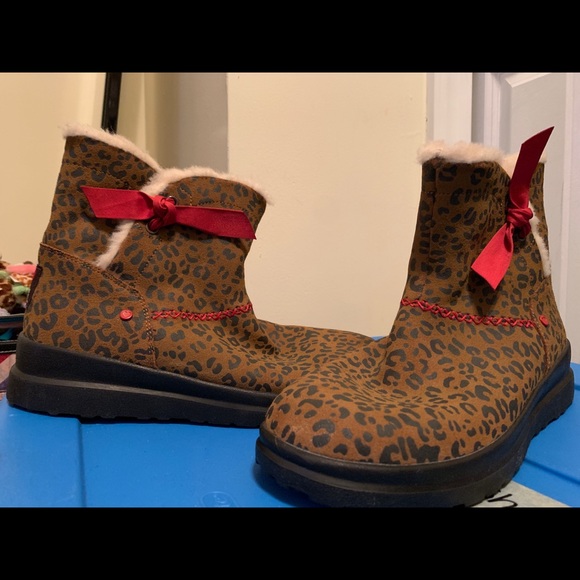 I Heart UGG Cheetah print Ugg boots - size 9 - Picture 1 of 3